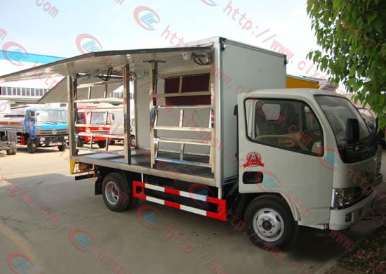 東風(fēng)蔬菜出售車(chē)