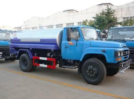 東風(fēng)尖頭灑水車