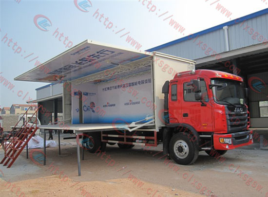 歐曼大型流動(dòng)舞臺(tái)車