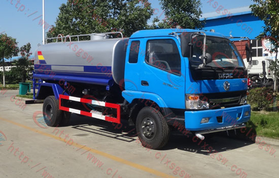東風金霸灑水車